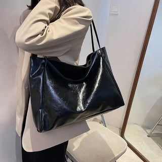 Grand sac à main tendance en cuir noir pour les cours pour femme