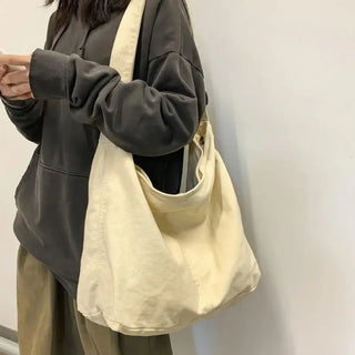 Grand sac banane XXL blanc à bandoulière et en toile pour femme